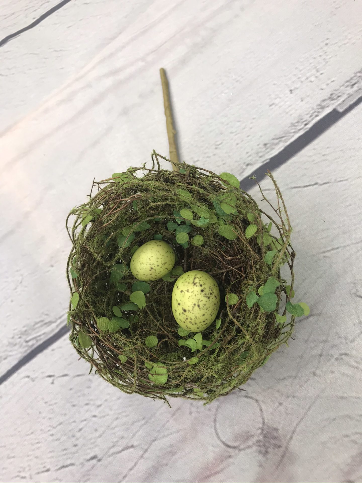 4" Nest with 2 Eggs Pick