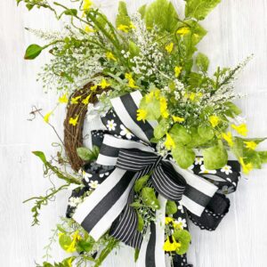 Black & White Spring Flower & Berry Wreath-Feb16 (8)