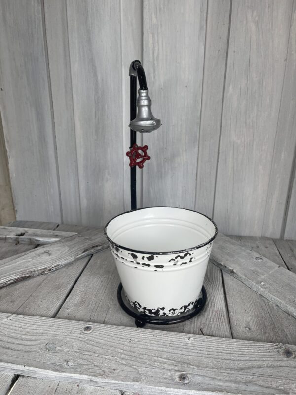 Metal bucket Planter with Shower 2517140.