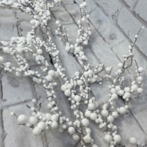 54in Snow White Berries Garland 81284 (2)