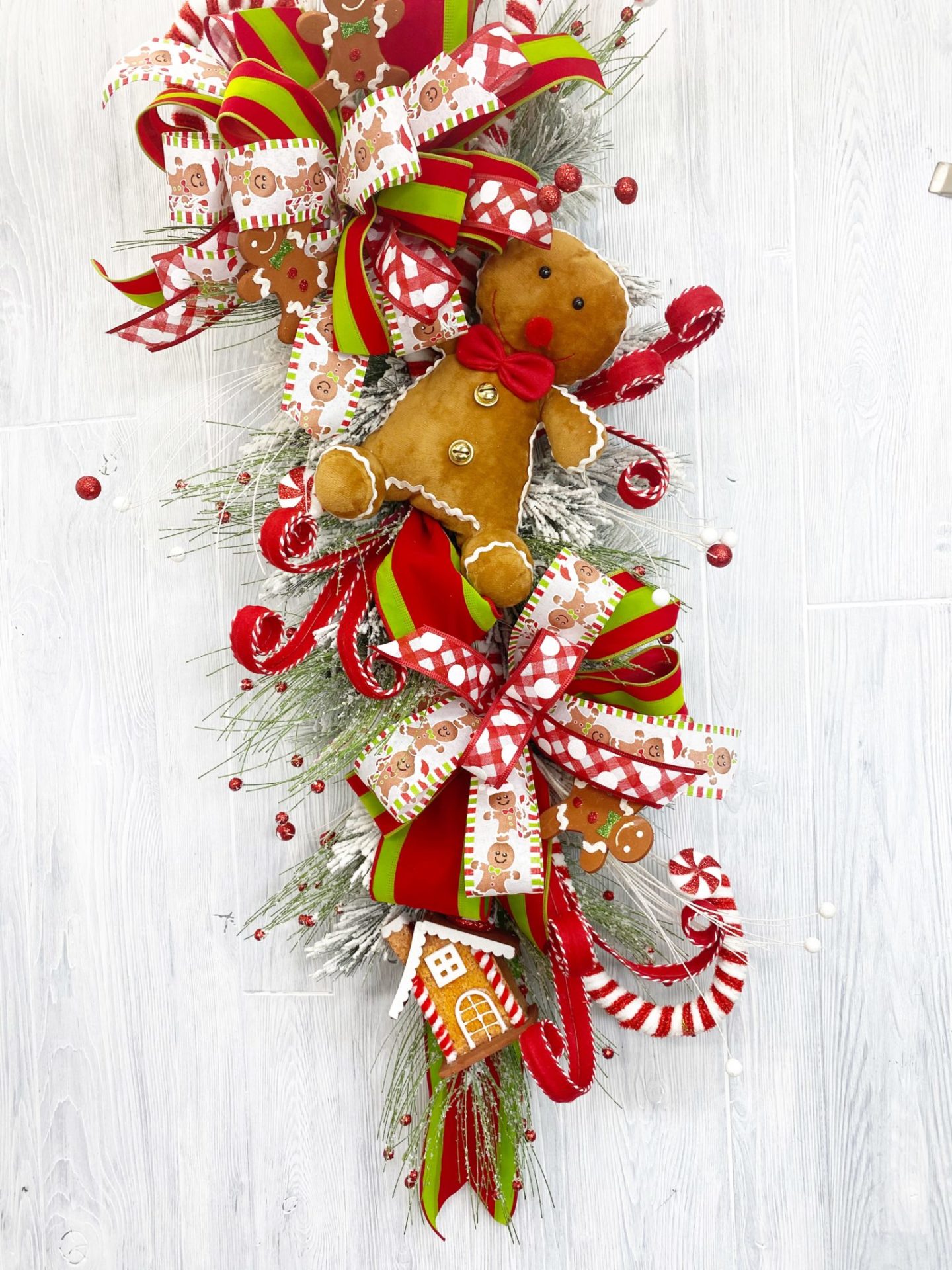 Design School - Candy Cane Christmas Gingerbread Swag - Kelea's Florals