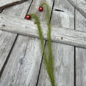 Red Green Furry Curl Ball Spray 85507RDGN