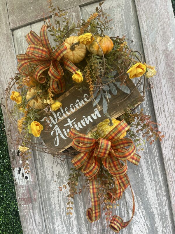 Oval Pumpkin Welcome Autumn Wreath