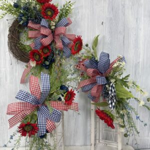 2 Lanterns with patriotic swags and wreath