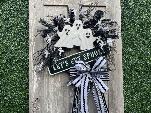 Get Spooky Ghost Wreath