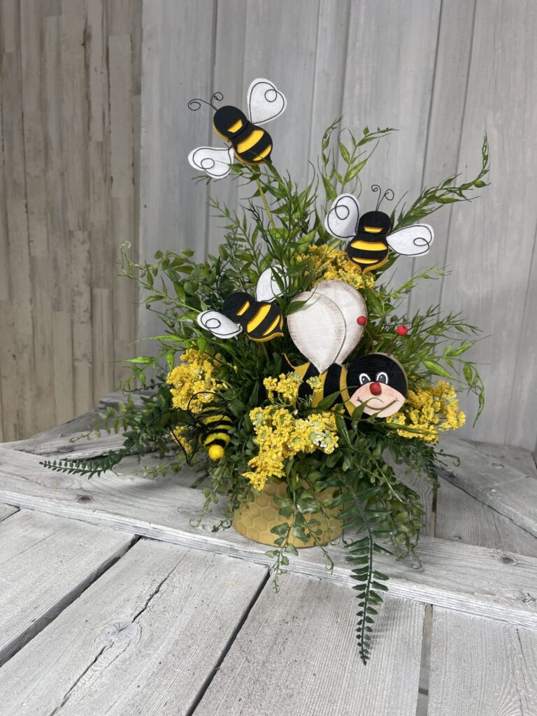 Honey Comb Bee Center Piece Kit