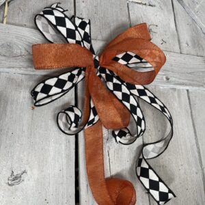 Loopy Bow with Long Tails