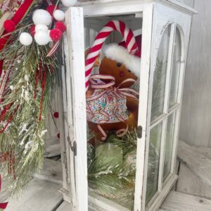 Gingerbread Lantern and Swag
