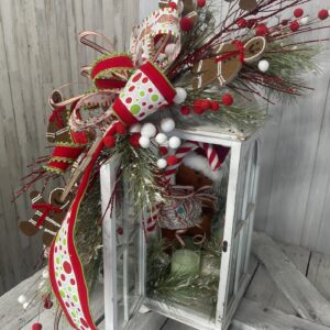 Gingerbread Lantern and Swag