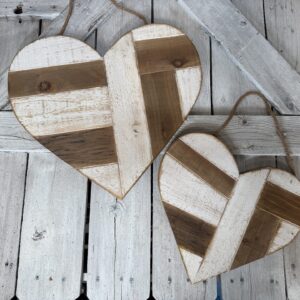 Pair of Wooden Hearts MT2507