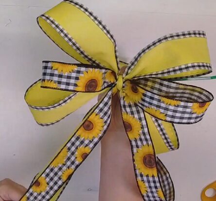 Simple Bow for a Wreath