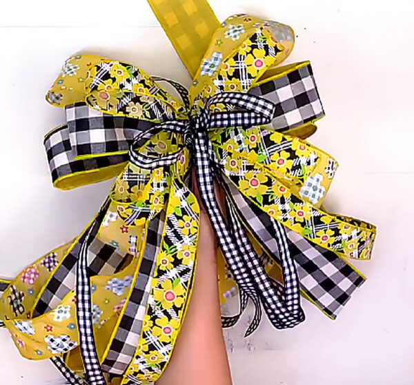 Layered Bow with Long Tails
